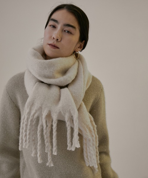 SALON adam et rope'(サロン アダム エ ロペ)の「【WEB限定】ウールミックスシャギーストール(ストール/ショール・レディース・チャコールグレー/ブルー/クリーム/オレンジ/ホワイト・FREE)」の7枚目の写真