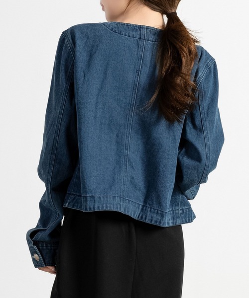 DAY CLOSET(デイ クローゼット)の「レディース ノーカラーショートデニムジャケット(デニムジャケット・レディース・ブルー・S/M)」の4枚目の写真