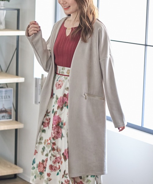 tocco closet(トッコ クローゼット)の「ポケットファスナースエードポンチコーディガン(ノーカラーコート・レディース・ベージュ/グレー/モカ/グレイッシュベージュ・M)」の4枚目の写真