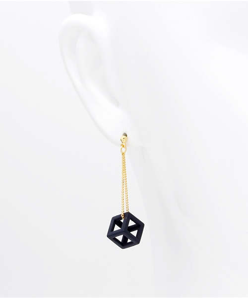 SENSE OF PLACE by URBAN RESEARCH(センスオブプレイスバイアーバンリサーチ)の「CL チェーン×カラーキューブピアス(ピアス(両耳用)・レディース・ホワイト/ブラック/ネイビー・FREE)」の6枚目の写真