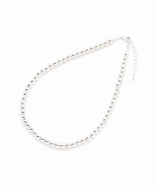 SLOBE IENA(スローブイエナ)の「SLOBE IENA メタルビーズショートネックレス(ネックレス・レディース・シルバー・FREE)」の4枚目の写真