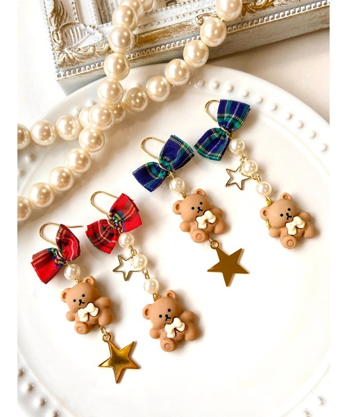 tone(トーン)の「【MUURABBTI】くまちゃんと星のチェックリボンピアス(MA)(ピアス(両耳用)・レディース・レッド/グリーン・FREE)」の3枚目の写真