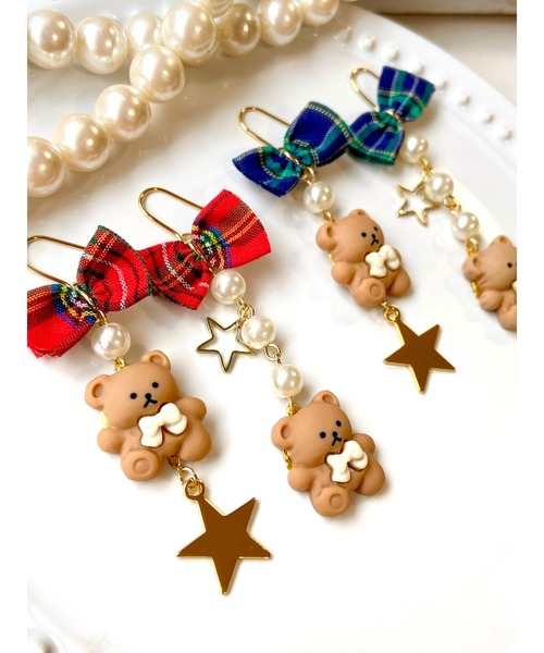tone(トーン)の「【MUURABBTI】くまちゃんと星のチェックリボンピアス(MA)(ピアス(両耳用)・レディース・レッド/グリーン・FREE)」の4枚目の写真