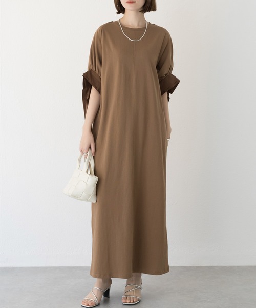 LAVEANGE(ラビアンジェ)の「カフスリボンカットワンピース(ワンピース・レディース・ネイビー/ブラック/ブラウン・M/LL/5L/4L/3L)」の7枚目の写真