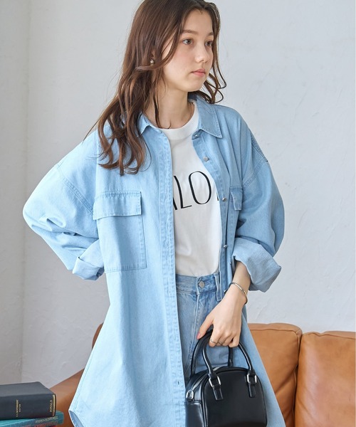 WEGO(ウィゴー)の「WEGO/デニムBIGシャツ(シャツ/ブラウス・レディース・ブラック系その他/ライトインディゴブルー/コバルトブルー・FREE)」の3枚目の写真