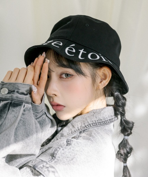 OLIVE des OLIVE（オリーブデオリーブ）の「ロゴ刺繍入りバケットハット（ハット・レディース・ブラック/オフホワイト・FREE）」の8枚目の写真