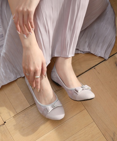 JELLY BEANS（ジェリービーンズ）の「シアーレースリボンモールドソールパンプス【Made in Japan】<ふわさら>(125-30328)JELLY BEANS(ジェリービーンズ)（パンプス・レディース・ラベンダー/アイボリー/ブラック・21.5/25.5/25/24.5/24/23.5/23/22.5/22）」の3枚目の写真