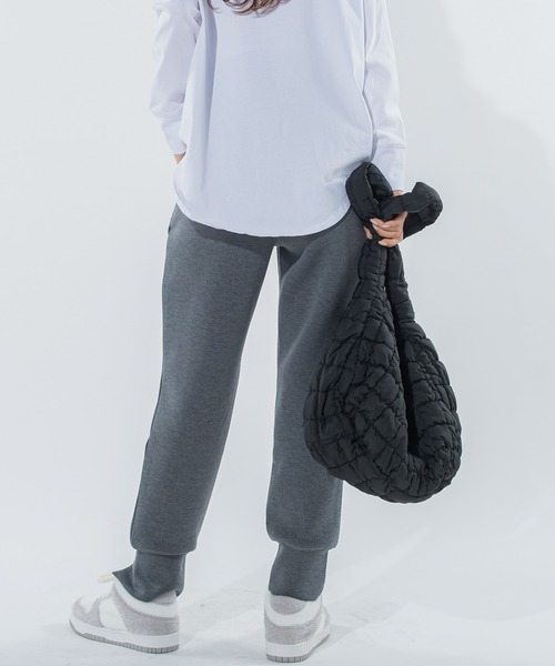 VICKY（ビッキー）の「【ビッキー定番/ロングシーズン大活躍/L号サイズ/新色登場！】裾スリットジョガーパンツ《手洗い可能》（スウェットパンツ・レディース・オフホワイト/ブラック/ベージュ/グレー・S/M/L）」の13枚目の写真