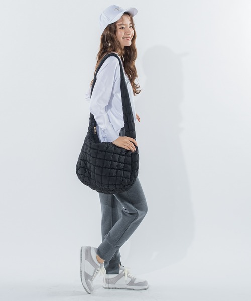 VICKY（ビッキー）の「【ビッキー定番/ロングシーズン大活躍/L号サイズ/新色登場！】裾スリットジョガーパンツ《手洗い可能》（スウェットパンツ・レディース・オフホワイト/ブラック/ベージュ/グレー・S/M/L）」の15枚目の写真