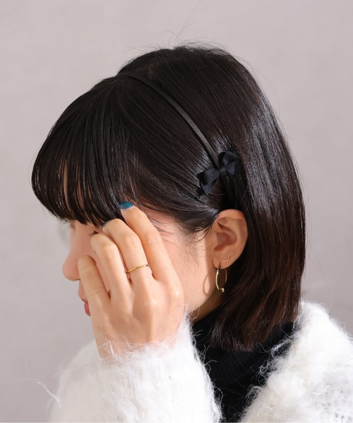 emesuelee(エメスーリー)の「リボンカチューシャ(カチューシャ・レディース・アイボリー/ブラック/モカ・フリー)」の12枚目の写真