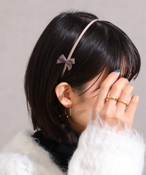 emesuelee(エメスーリー)の「リボンカチューシャ(カチューシャ・レディース・アイボリー/ブラック/モカ・フリー)」の13枚目の写真