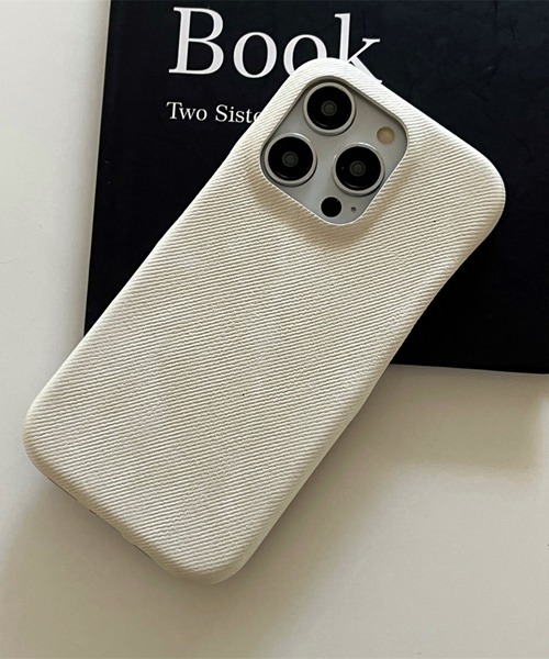 lit.Cy（リットシー）の「デニムファブリックスマホケース　iPhoneケース（スマホケース/カバー・メンズ・ネイビー/ブラック/オフホワイト/ブルー・iPhone 14/iPhone 13 Pro/iPhone 13/iPhone 15 Pro/iPhone 15/iPhone 14 Pro）」の3枚目の写真