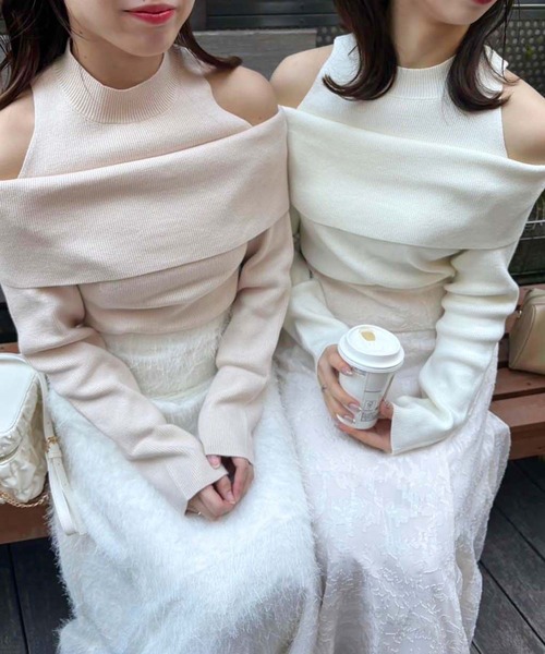 one after another NICE CLAUP（ワンアフターアナザーナイスクラップ）の「肩あきオフショルニット（ニット/セーター・レディース・オフホワイト/グレー/ベージュ/ホワイト×ブラック・FREE）」の9枚目の写真