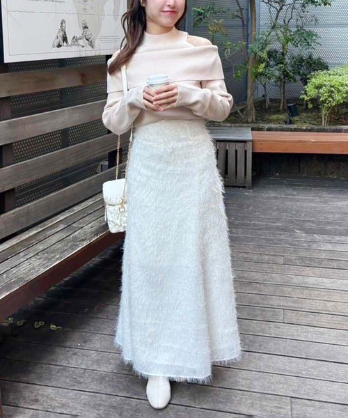 one after another NICE CLAUP（ワンアフターアナザーナイスクラップ）の「肩あきオフショルニット（ニット/セーター・レディース・オフホワイト/グレー/ベージュ/ホワイト×ブラック・FREE）」の12枚目の写真