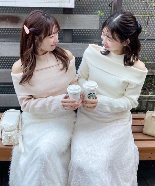 one after another NICE CLAUP（ワンアフターアナザーナイスクラップ）の「肩あきオフショルニット（ニット/セーター・レディース・オフホワイト/グレー/ベージュ/ホワイト×ブラック・FREE）」の14枚目の写真