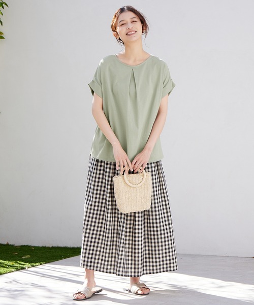 Viola e Viola(ヴィオラエヴィオラ)の「さらひやりコットン 前後2WAYトップス(Tシャツ/カットソー・レディース・ホワイト/ブラック/グレイッシュブルー/ミント/モカ・M/L/LL/3L/4L/5L)」の10枚目の写真