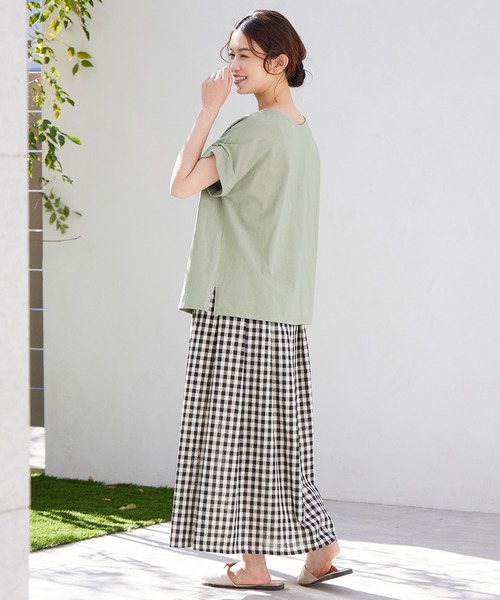 Viola e Viola(ヴィオラエヴィオラ)の「さらひやりコットン 前後2WAYトップス(Tシャツ/カットソー・レディース・ホワイト/ブラック/グレイッシュブルー/ミント/モカ・M/L/LL/3L/4L/5L)」の14枚目の写真
