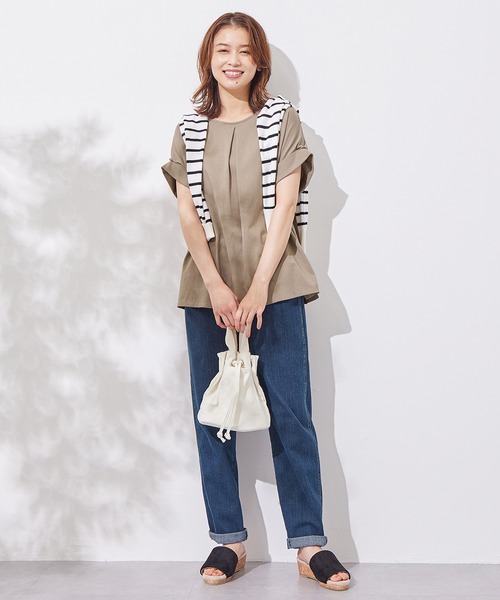 Viola e Viola(ヴィオラエヴィオラ)の「さらひやりコットン 前後2WAYトップス(Tシャツ/カットソー・レディース・ホワイト/ブラック/グレイッシュブルー/ミント/モカ・M/L/LL/3L/4L/5L)」の9枚目の写真