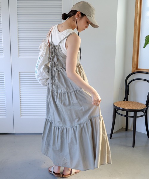ANME(アンメ)の「バックリボンティアードキャミワンピース(ワンピース・レディース・グレー/ブラック/カーキ・M)」の14枚目の写真