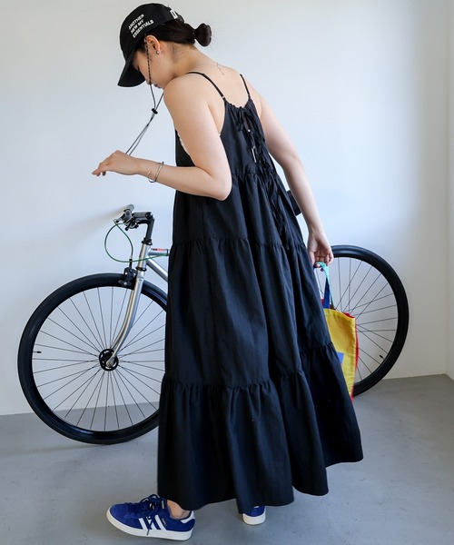 ANME(アンメ)の「バックリボンティアードキャミワンピース(ワンピース・レディース・グレー/ブラック/カーキ・M)」の8枚目の写真