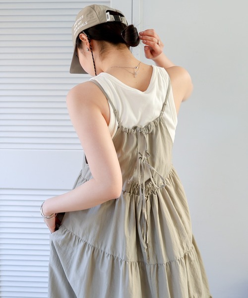 ANME(アンメ)の「バックリボンティアードキャミワンピース(ワンピース・レディース・グレー/ブラック/カーキ・M)」の15枚目の写真