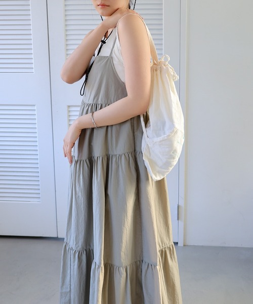 ANME(アンメ)の「バックリボンティアードキャミワンピース(ワンピース・レディース・グレー/ブラック/カーキ・M)」の19枚目の写真