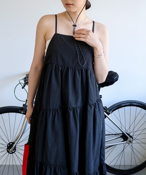 ANME(アンメ)の「バックリボンティアードキャミワンピース(ワンピース・レディース・グレー/ブラック/カーキ・M)」の9枚目の写真