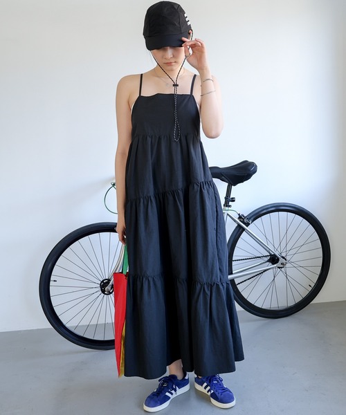 ANME(アンメ)の「バックリボンティアードキャミワンピース(ワンピース・レディース・グレー/ブラック/カーキ・M)」の6枚目の写真
