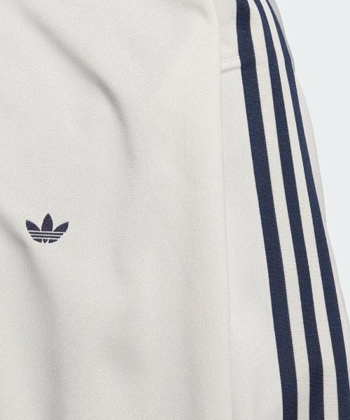adidas Originals(アディダスオリジナルス)の「【adidas Originals】BB TRACKTOP(ジャージ・レディース・ベージュ・X-SMALL/SMALL/MEDIUM/LARGE/X-LARGE)」の2枚目の写真
