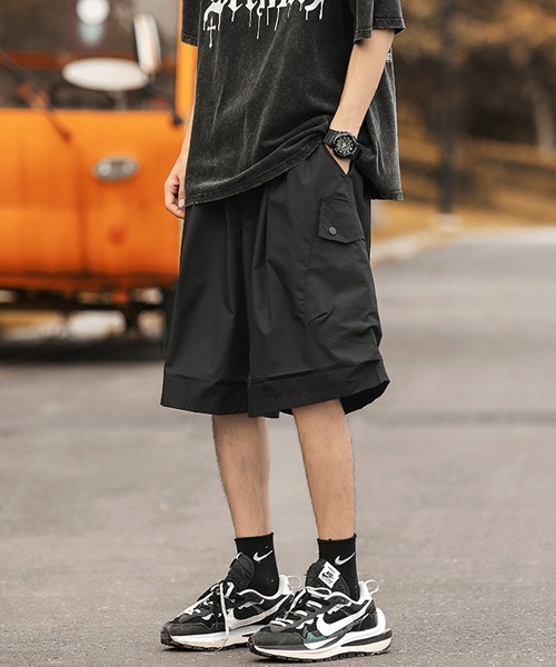 Ressaca(レサーカ)の「ワイドシルエット イージーカーゴショーツ(カーゴパンツ・メンズ・ブラック/カーキ・M/L/XL)」の2枚目の写真