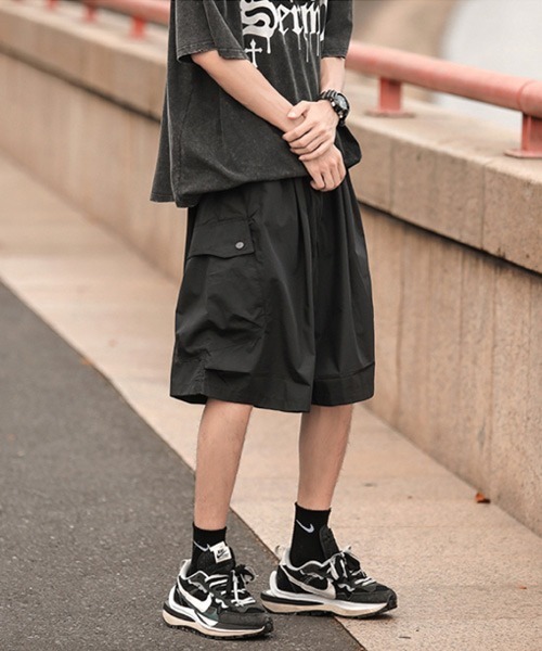 Ressaca(レサーカ)の「ワイドシルエット イージーカーゴショーツ(カーゴパンツ・メンズ・ブラック/カーキ・M/L/XL)」の17枚目の写真