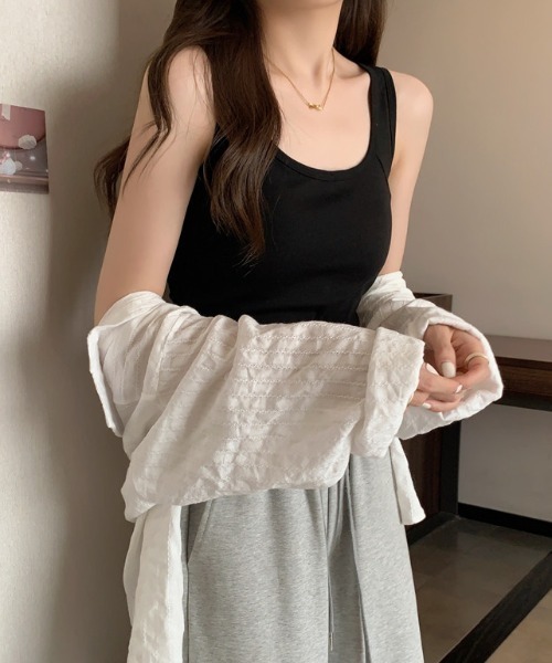 GEMEDA(ジェメダ)の「カップ付き バッククロスタンクトップ(タンクトップ・レディース・グレー/ホワイト/ダークグレー/ブラック・M)」の17枚目の写真
