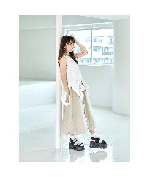 Mafmof（マフモフ）の「Mafmof(マフモフ)9cm厚底フラットソールラインストーンビジュースポーツサンダル（サンダル・レディース・ホワイト/ブラック・S/M/L/LL）」の9枚目の写真