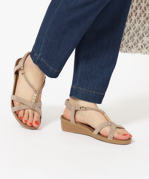 SHOO・LA・RUE(シューラルー)の「◆【ふかふか中敷き】片手で履ける Yストラップサンダル(サンダル・レディース・チャコールグレー/サンドベージュ/ダークオレンジ/カーキ/ブルー/イエロー・35/45)」の14枚目の写真