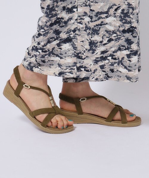 SHOO・LA・RUE(シューラルー)の「◆【ふかふか中敷き】片手で履ける Yストラップサンダル(サンダル・レディース・チャコールグレー/サンドベージュ/ダークオレンジ/カーキ/ブルー/イエロー・35/45)」の16枚目の写真