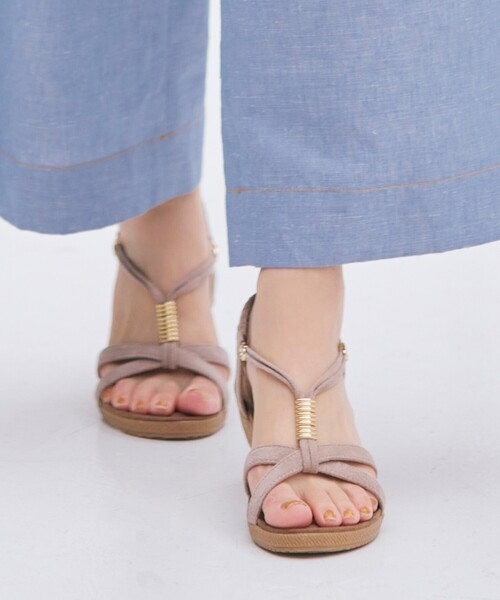 SHOO・LA・RUE(シューラルー)の「◆【ふかふか中敷き】片手で履ける Yストラップサンダル(サンダル・レディース・チャコールグレー/サンドベージュ/ダークオレンジ/カーキ/ブルー/イエロー・35/45)」の21枚目の写真