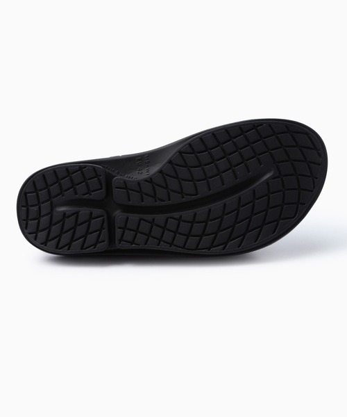 and wander(アンドワンダー)の「【入庫禁止】and wander/アンドワンダー×OOFOS/ウーフォス recovery sandal スライドサンダル リカバリーサンダル(サンダル・メンズ・ブラック・26/27/28)」の4枚目の写真