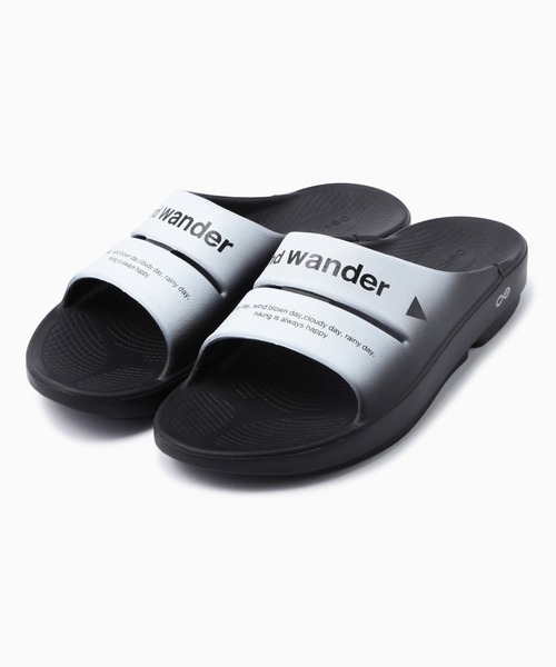 and wander(アンドワンダー)の「【入庫禁止】and wander/アンドワンダー×OOFOS/ウーフォス recovery sandal スライドサンダル リカバリーサンダル(サンダル・メンズ・ブラック・26/27/28)」の11枚目の写真