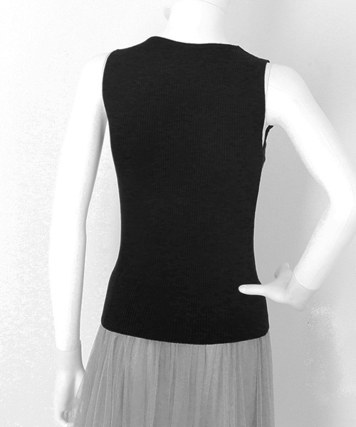 Miniministore(ミニミニストア)の「タンクトップ Vネック ノースリーブ(タンクトップ・レディース・ブラック/ベージュ/ブルー/ホワイト/イエロー/コーラル/ミント・FREE)」の8枚目の写真