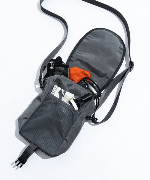 EKAL（エカル）の「TRAVELER SHOULDER（ショルダーバッグ・メンズ・グレー/ブラック・ONE）」の20枚目の写真