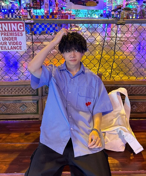 ADAMASTE（アダマスト）の「ハートバルーン刺繍ストライプシャツ