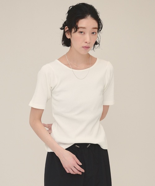 eL（エル）の「【eL】Back  Ribbon Tee/120981（Tシャツ/カットソー・レディース・オフホワイト/ブラック/カーキ・FREE）」の2枚目の写真