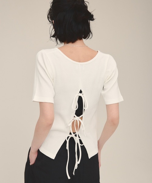 eL（エル）の「【eL】Back  Ribbon Tee/120981（Tシャツ/カットソー・レディース・オフホワイト/ブラック/カーキ・FREE）」の4枚目の写真