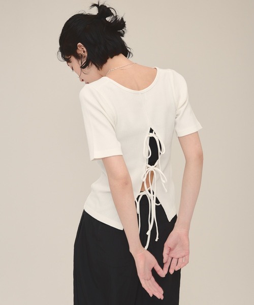 eL（エル）の「【eL】Back  Ribbon Tee/120981（Tシャツ/カットソー・レディース・オフホワイト/ブラック/カーキ・FREE）」の13枚目の写真