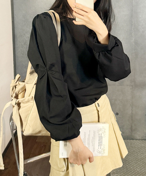 VIVID LADY(ビビッドレディー)の「リボン付き袖ブラウス バレコア 長袖 半袖 レディース クルーネック リボン ブラウス(シャツ/ブラウス・レディース・ブラック/スカイブルー/ピンク/アイボリー/ブラック系その他/クリーム/ベージュ/ピンク系その他/グレー/ブルー系その他・FREE/フリー/SMALL)」の4枚目の写真