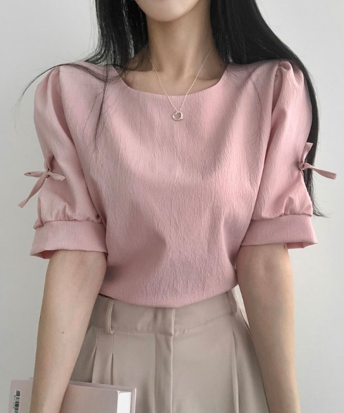 VIVID LADY(ビビッドレディー)の「リボン付き袖ブラウス バレコア 長袖 半袖 レディース クルーネック リボン ブラウス(シャツ/ブラウス・レディース・ブラック/スカイブルー/ピンク/アイボリー/ブラック系その他/クリーム/ベージュ/ピンク系その他/グレー/ブルー系その他・FREE/フリー/SMALL)」の9枚目の写真