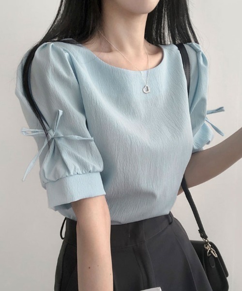 VIVID LADY(ビビッドレディー)の「リボン付き袖ブラウス バレコア 長袖 半袖 レディース クルーネック リボン ブラウス(シャツ/ブラウス・レディース・ブラック/スカイブルー/ピンク/アイボリー/ブラック系その他/クリーム/ベージュ/ピンク系その他/グレー/ブルー系その他・FREE/フリー/SMALL)」の1枚目の写真