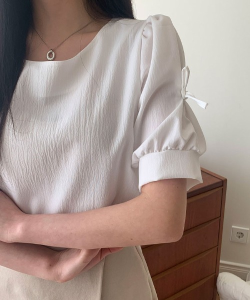 VIVID LADY(ビビッドレディー)の「リボン付き袖ブラウス バレコア 長袖 半袖 レディース クルーネック リボン ブラウス(シャツ/ブラウス・レディース・ブラック/スカイブルー/ピンク/アイボリー/ブラック系その他/クリーム/ベージュ/ピンク系その他/グレー/ブルー系その他・FREE/フリー/SMALL)」の19枚目の写真