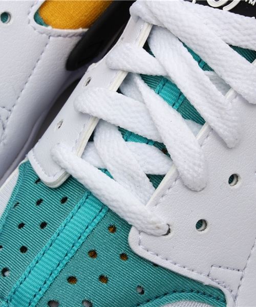 NIKE SPORTSWEAR(ナイキスポーツウェアー)の「ユニセックス ナイキ エアハラチ NIKE AIR HUARACHE 318429-137(スニーカー・メンズ・ホワイト・24cm/24.5cm/29cm/28cm/27.5cm/27cm/26.5cm)」の6枚目の写真