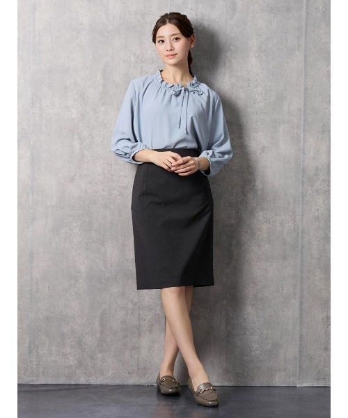 Perfect Suit FActory(パーフェクトスーツファクトリー)の「リボン付き ギャザーブラウス オフホワイト/ベージュ/サックス(シャツ/ブラウス・レディース・オフホワイト/サックスブルー/ベージュ・S/M/L)」の16枚目の写真